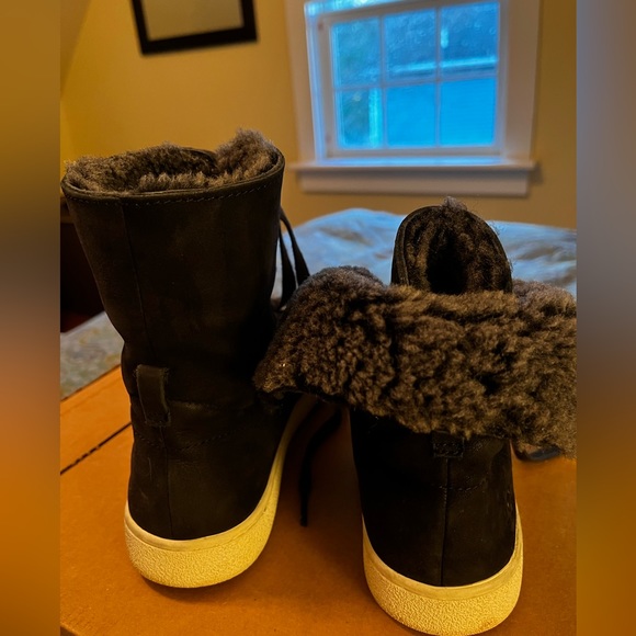 Ugg high top sneaker - Picture 5 of 7